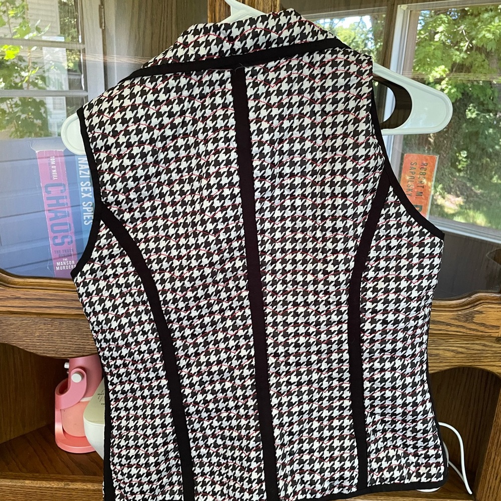 Reversible Vest - Picture 2 of 4